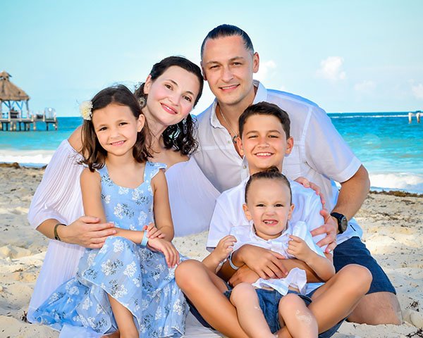 Dentist South Austin Family Photo Dr. Yaron Shvets with family on the beach
